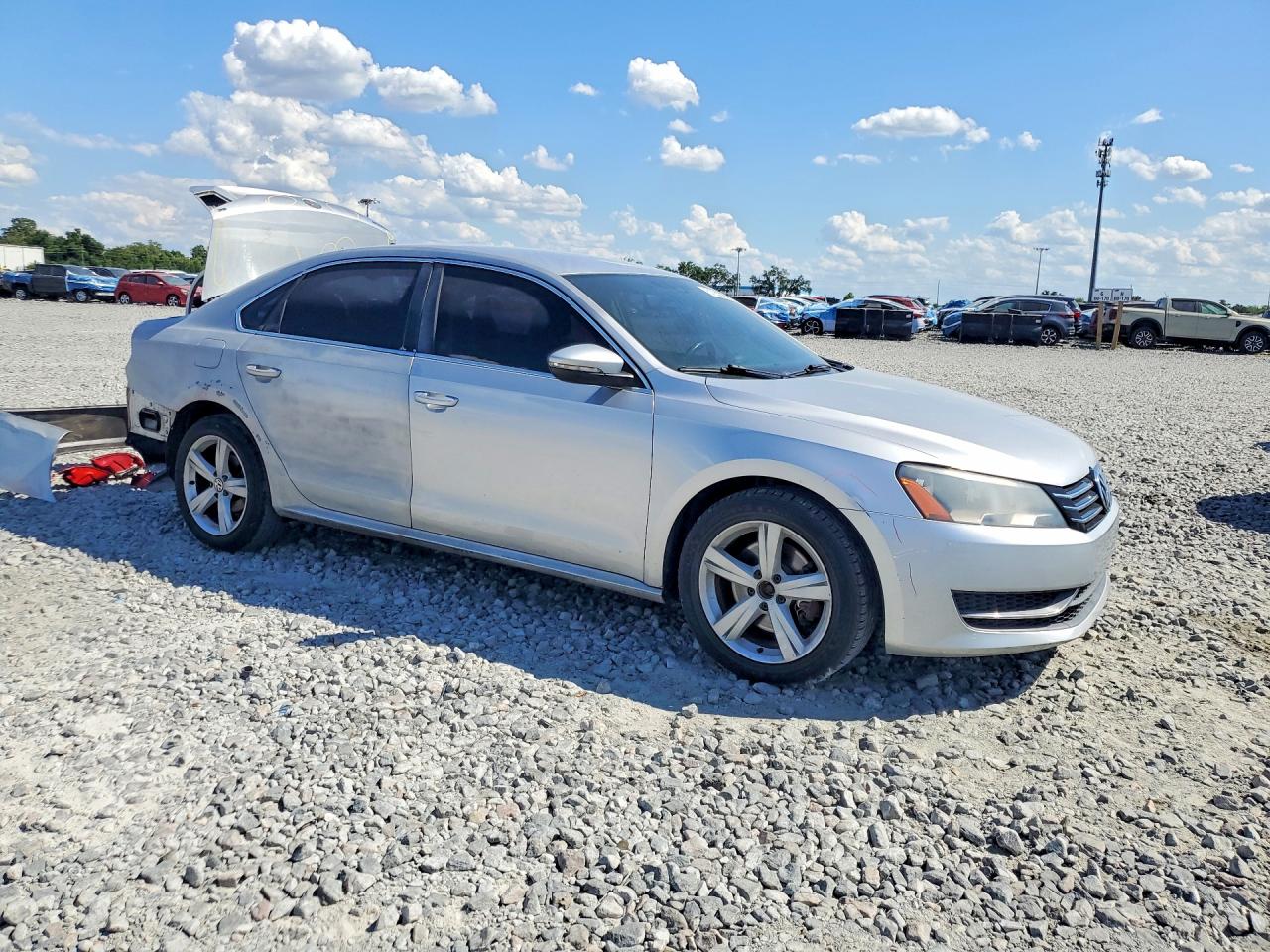 2012 VOLKSWAGEN PASSAT SE photo 7
