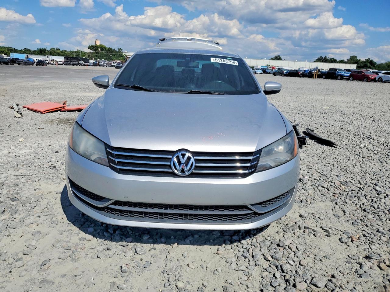 2012 VOLKSWAGEN PASSAT SE photo 9