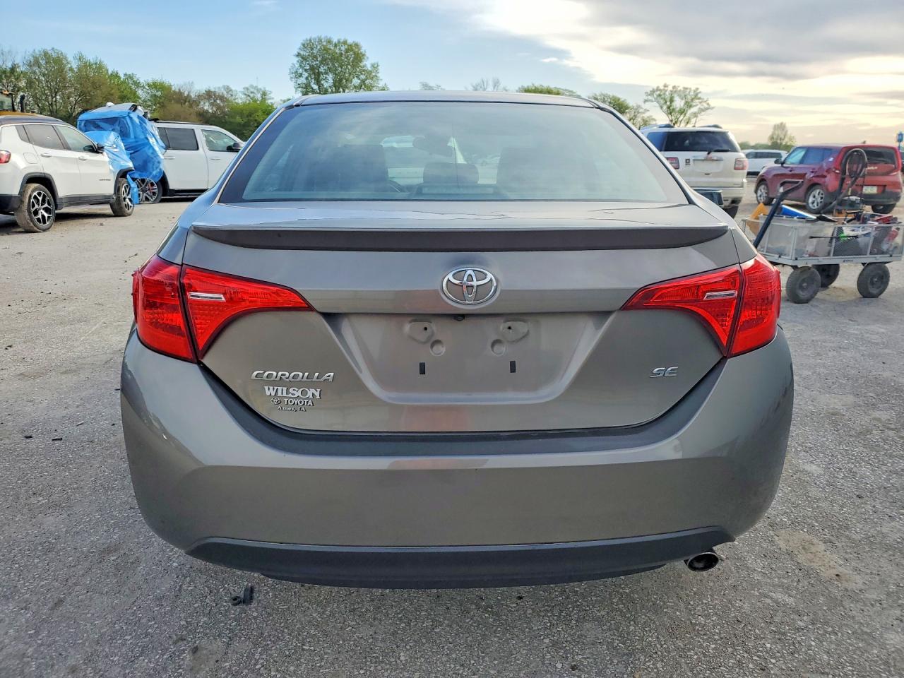 2018 TOYOTA COROLLA SE photo 11