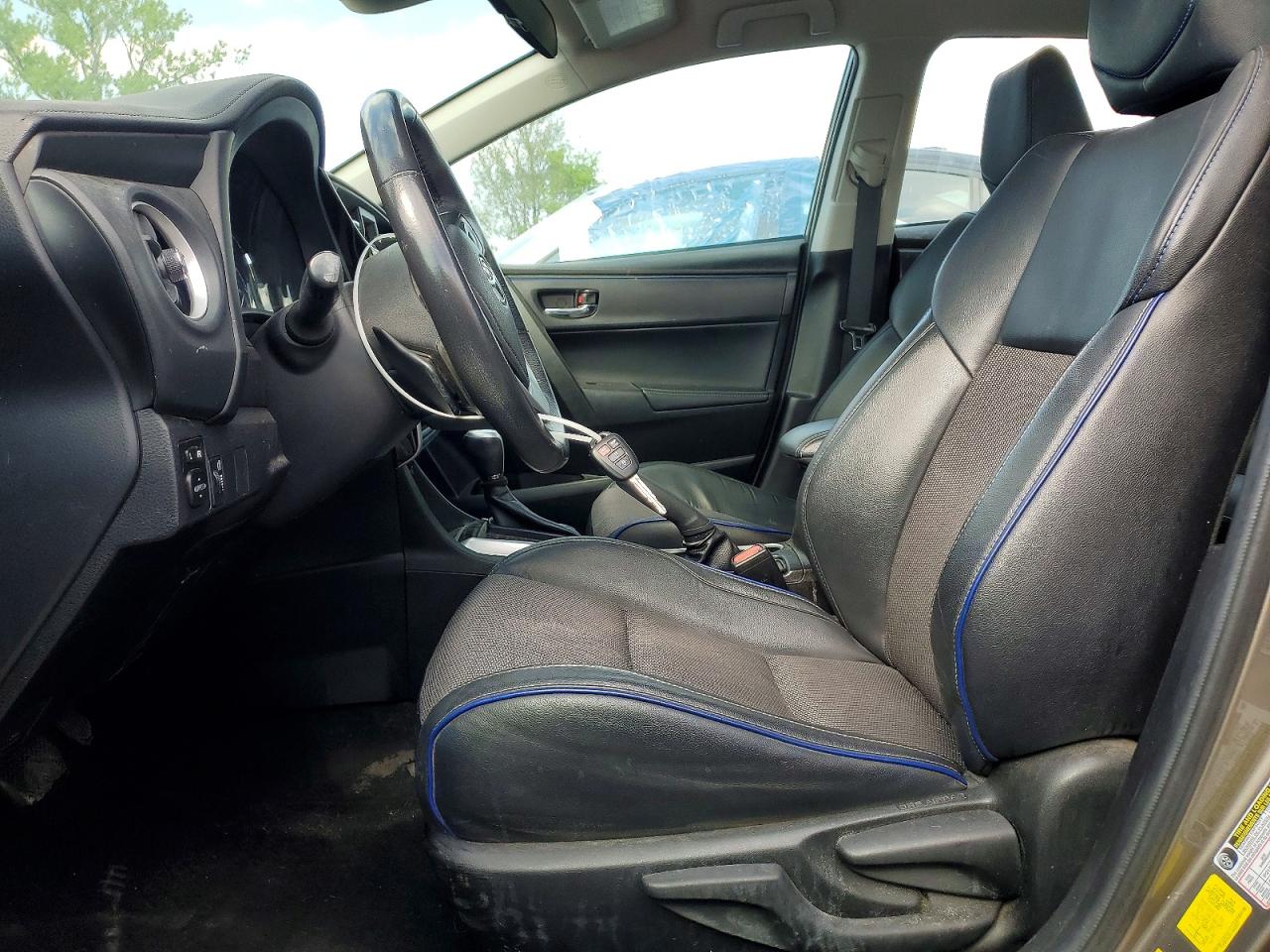 2018 TOYOTA COROLLA SE photo 13