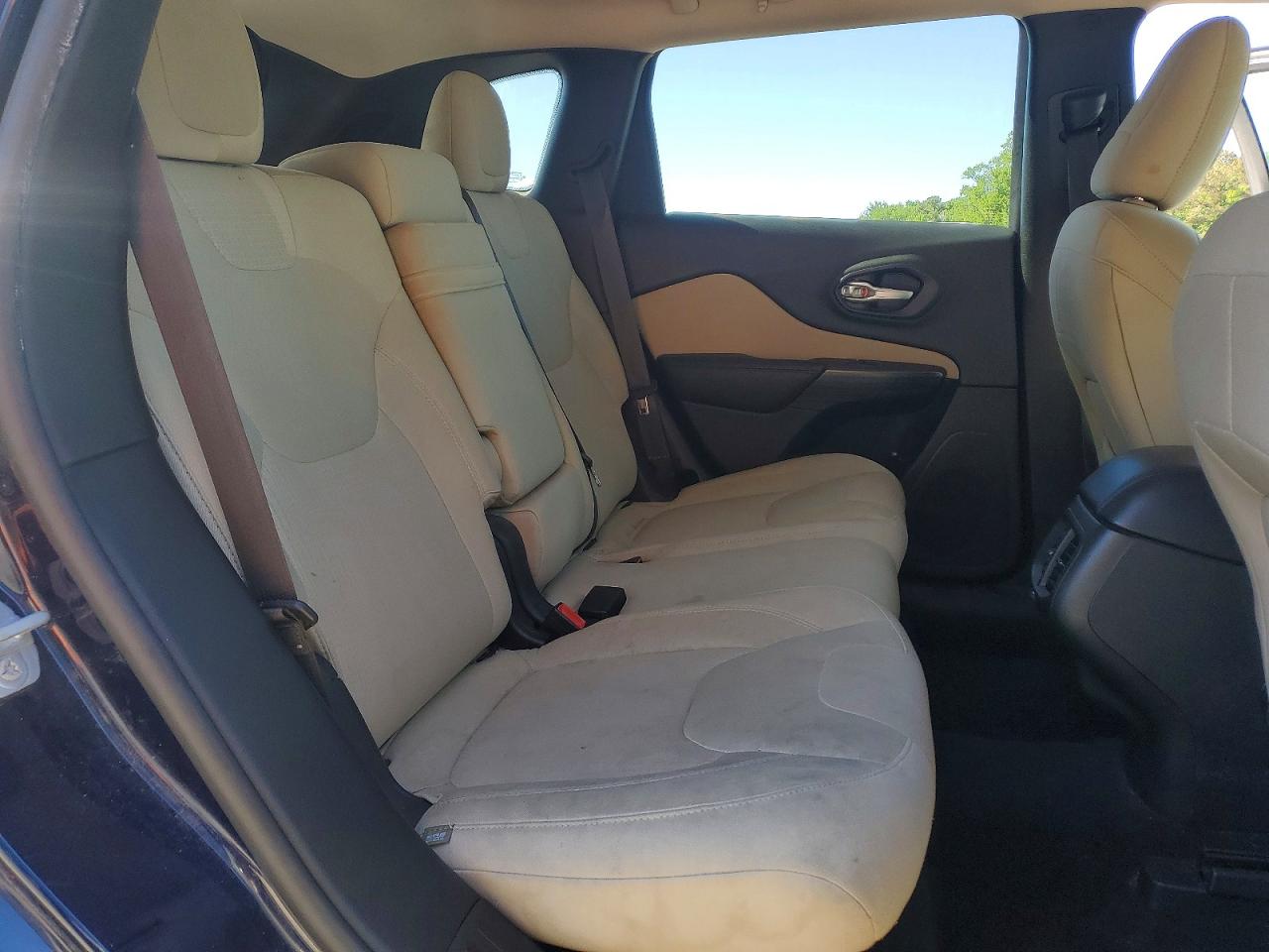 2015 JEEP CHEROKEE LATITUDE photo 31
