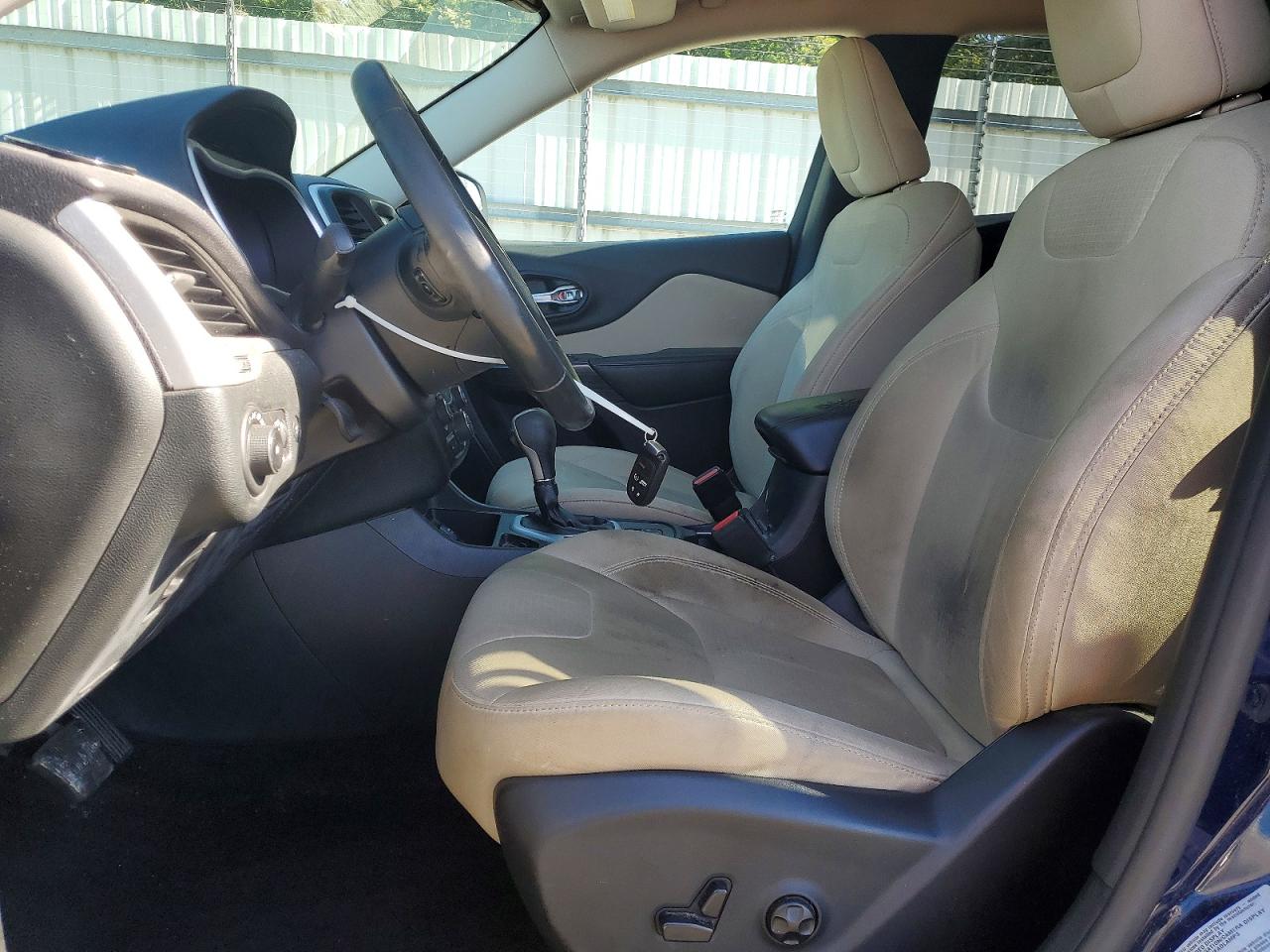 2015 JEEP CHEROKEE LATITUDE photo 19