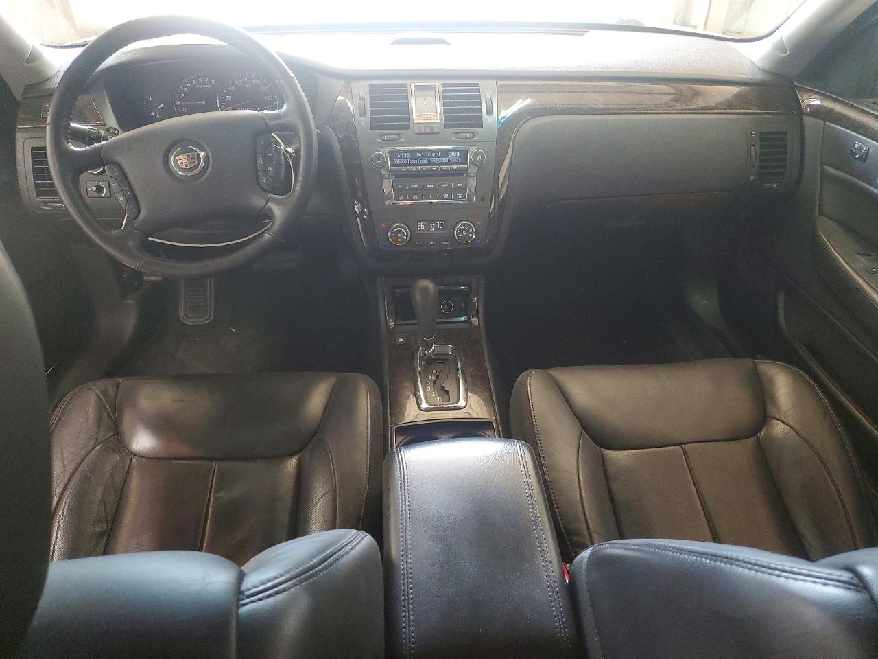 2009 CADILLAC DTS photo 22