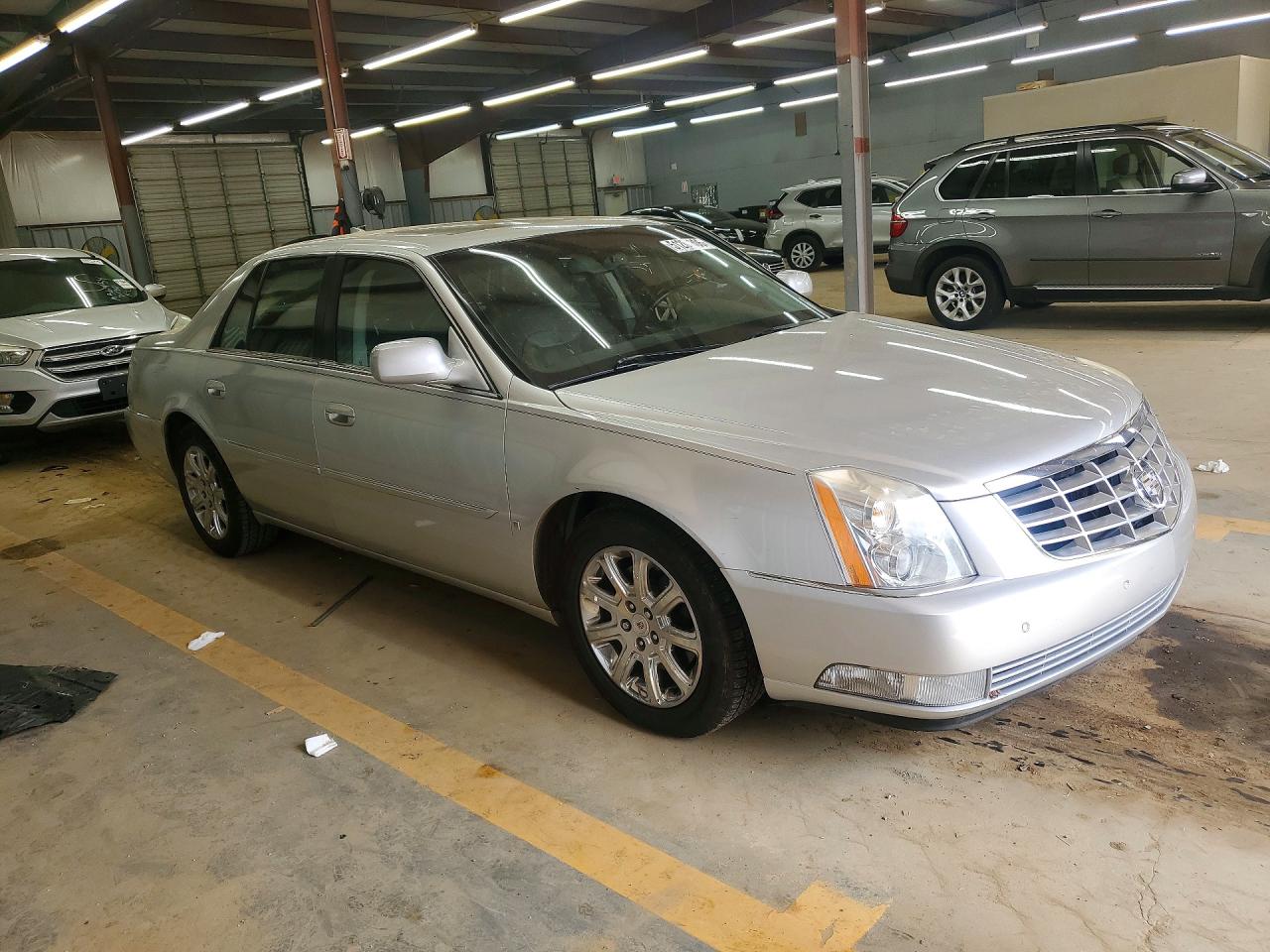 2009 CADILLAC DTS photo 10