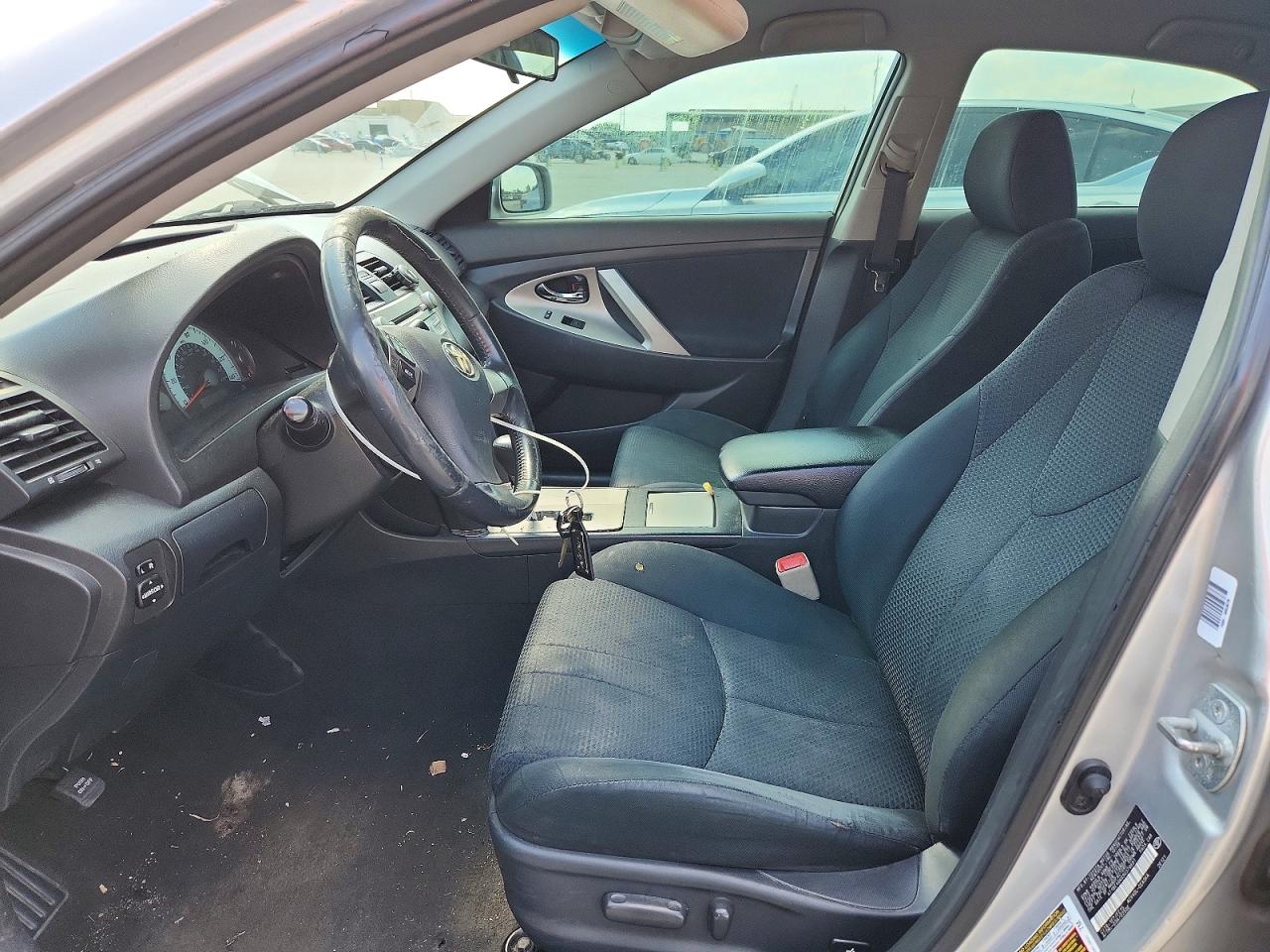 2009 TOYOTA CAMRY SE photo 13