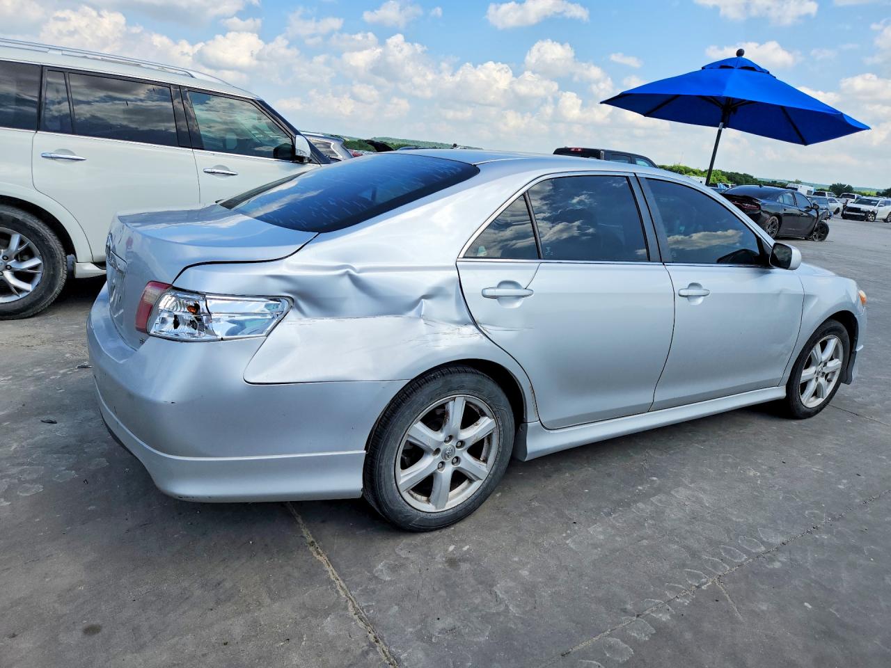 2009 TOYOTA CAMRY SE photo 5