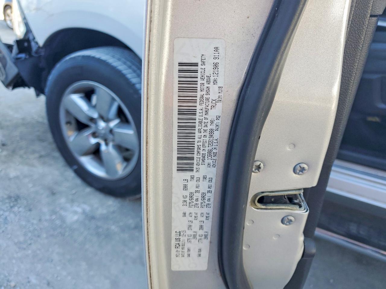 2016 RAM 1500 SLT photo 13
