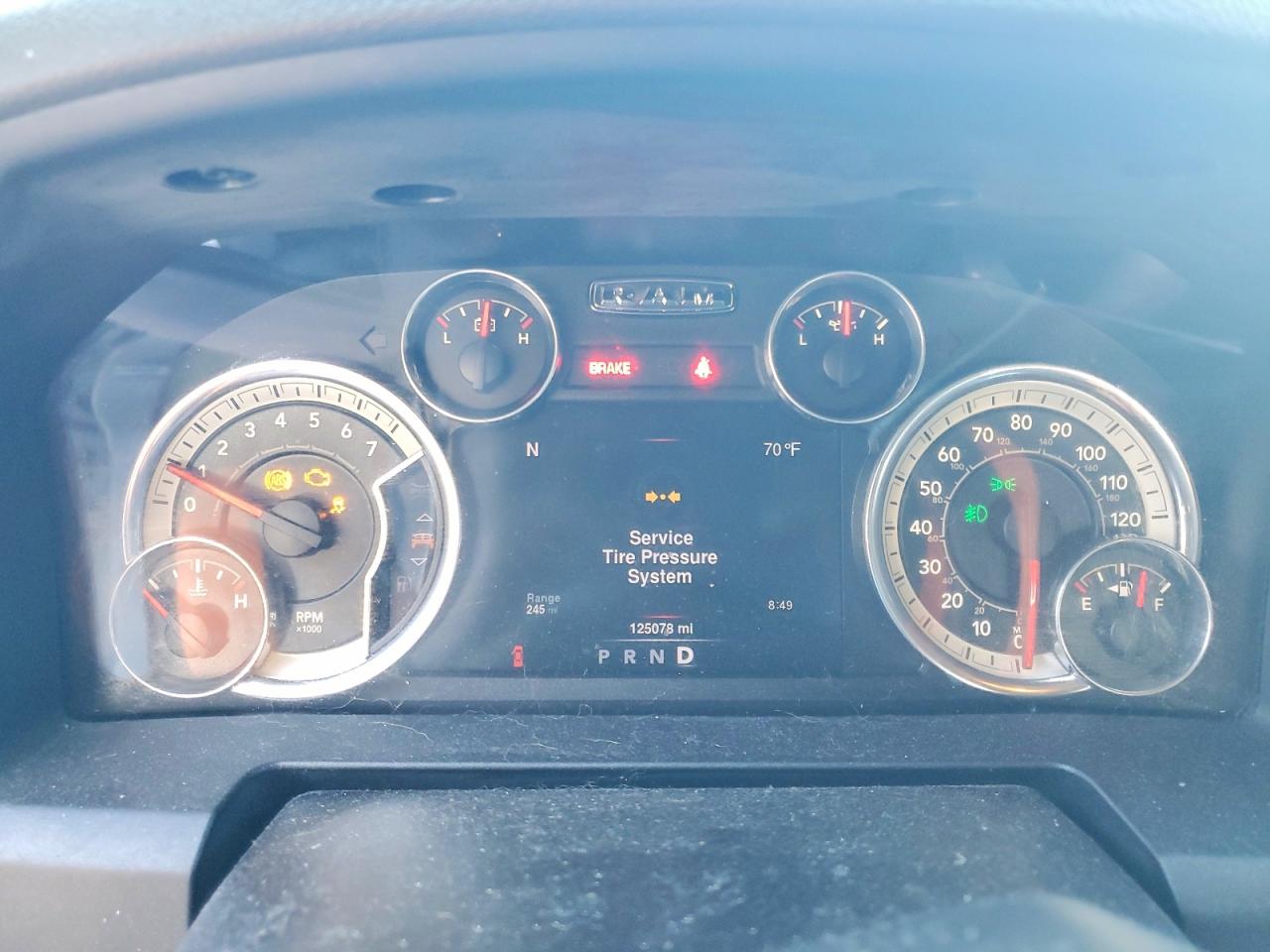 2016 RAM 1500 SLT photo 9