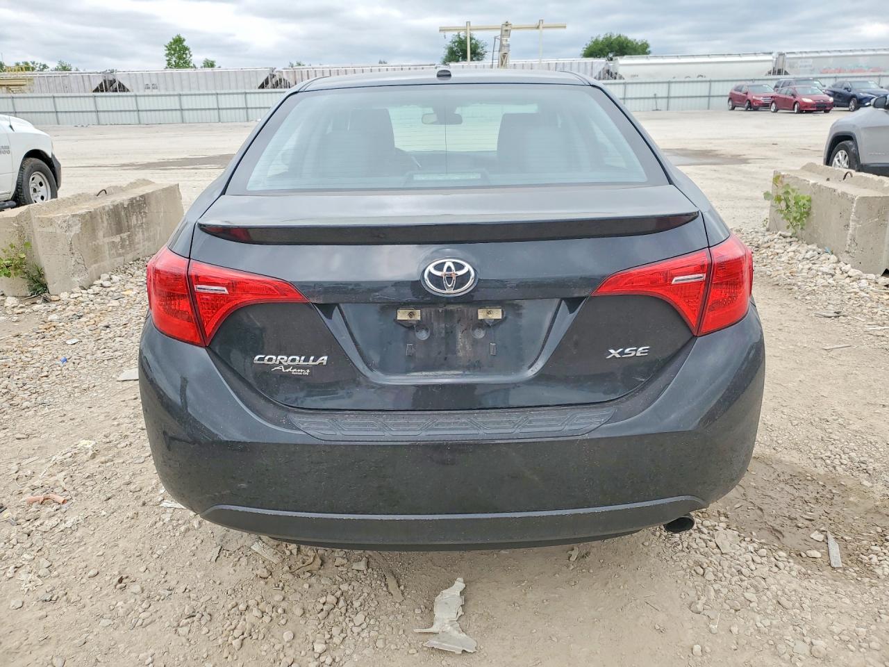 2017 TOYOTA COROLLA XSE photo 11