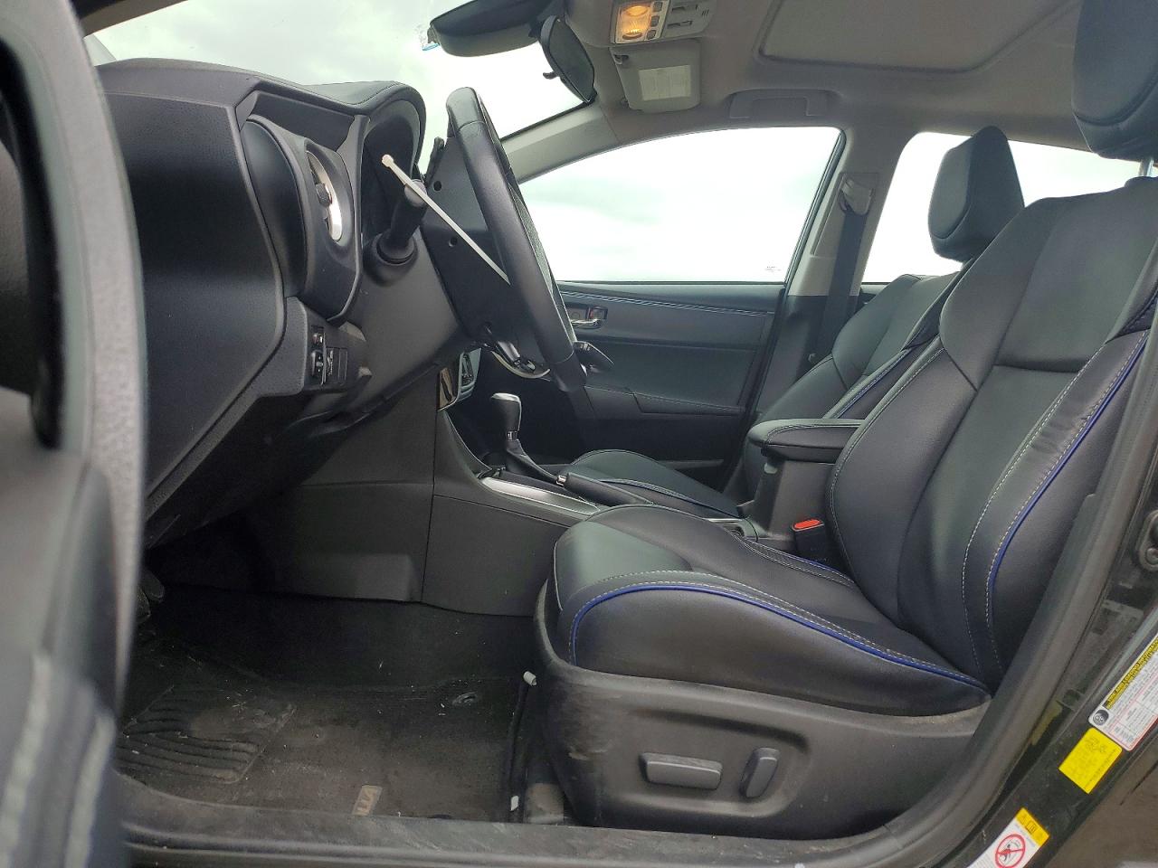 2017 TOYOTA COROLLA XSE photo 13