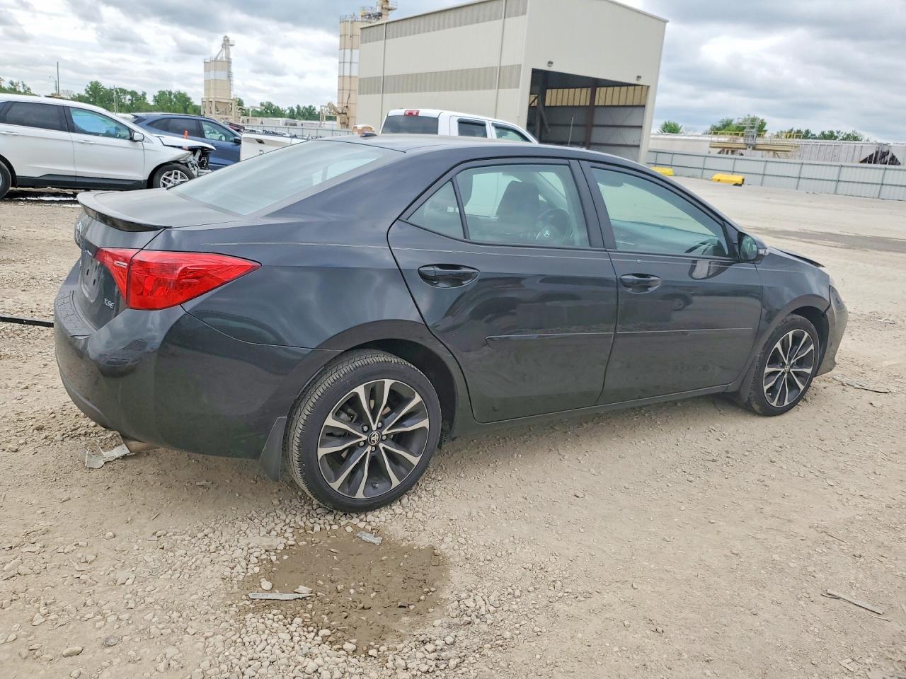 2017 TOYOTA COROLLA XSE photo 5