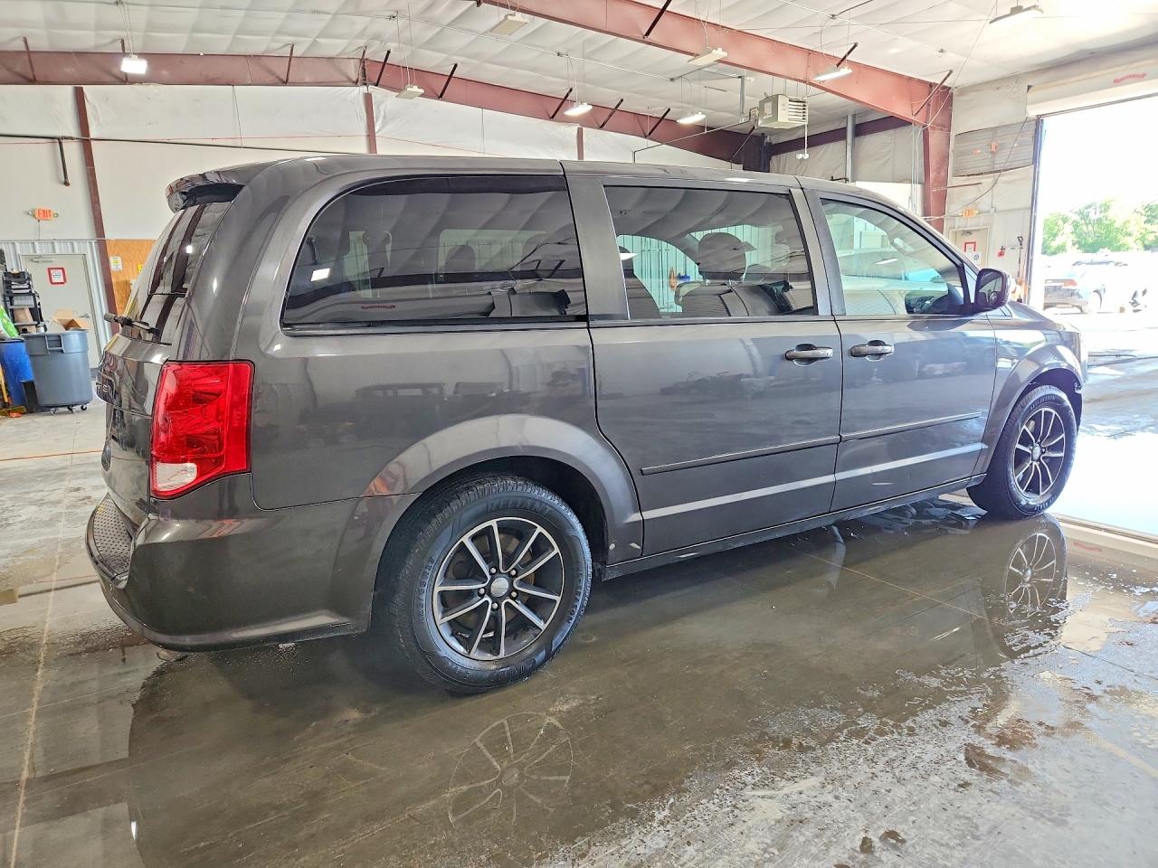 2015 DODGE GRAND CARAVAN SXT photo 5