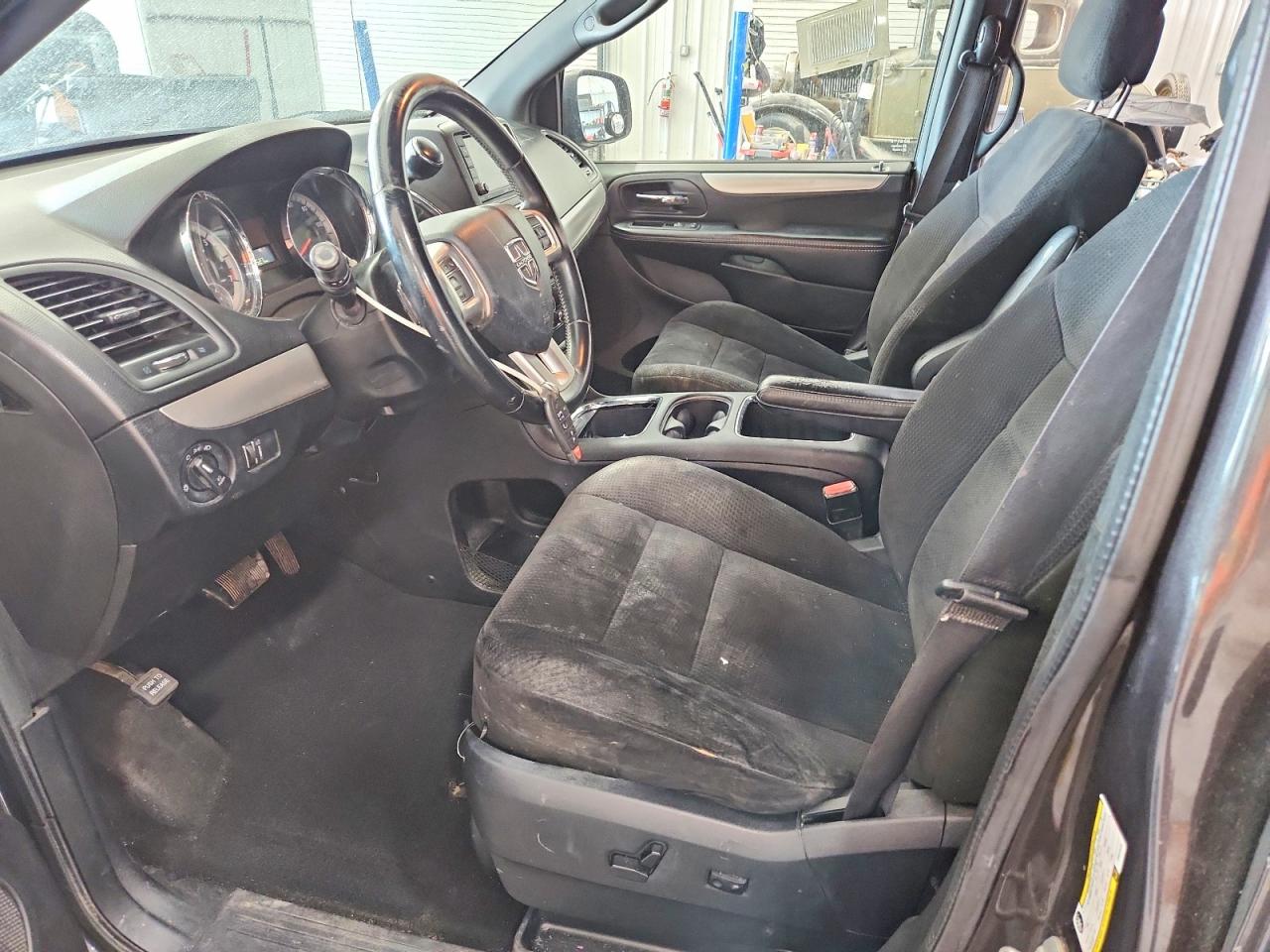 2015 DODGE GRAND CARAVAN SXT photo 13