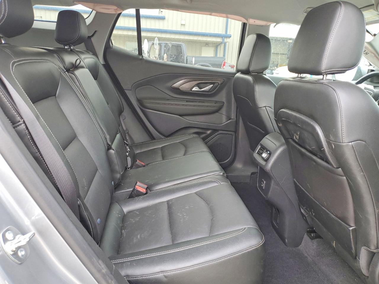 2024 GMC TERRAIN SLT photo 21