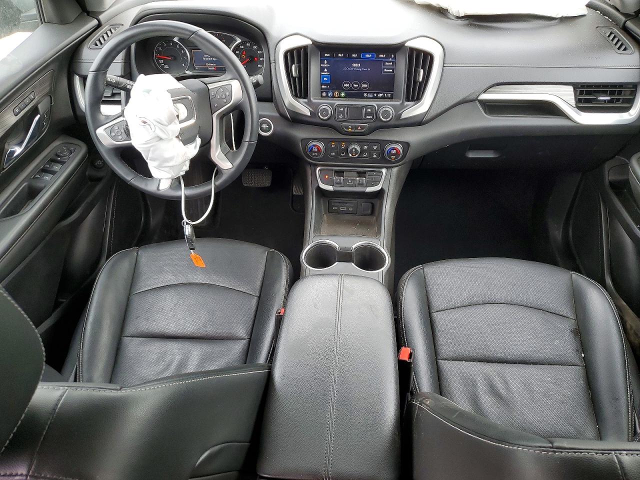 2024 GMC TERRAIN SLT photo 15