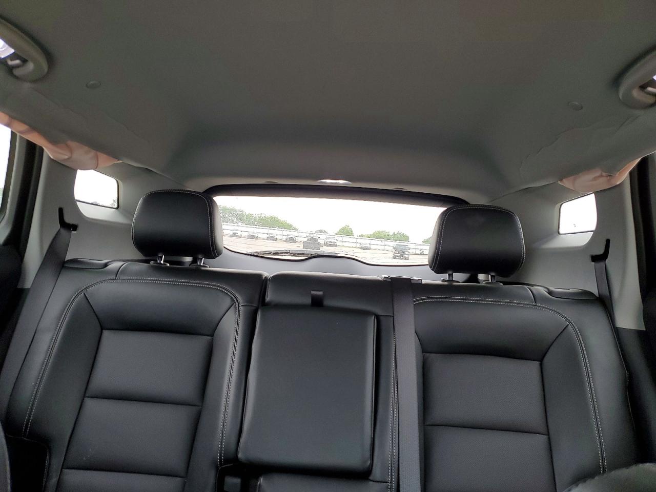 2024 GMC TERRAIN SLT photo 19