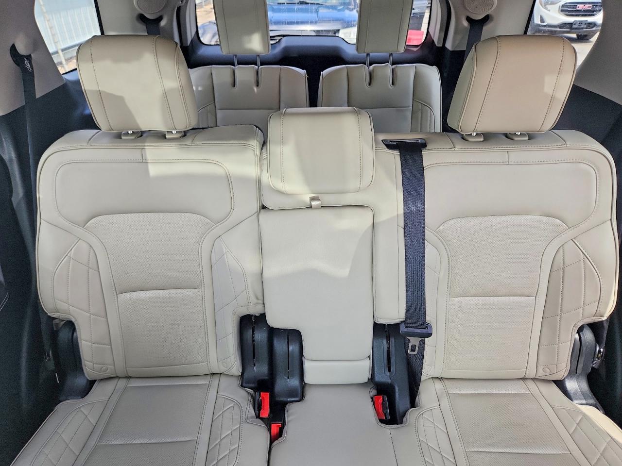 2017 FORD EXPLORER PLATINUM photo 28