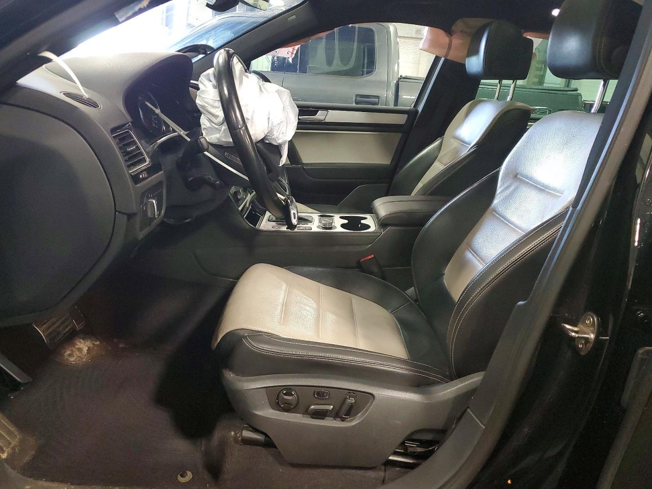2017 VOLKSWAGEN TOUAREG WOLFSBURG photo 7