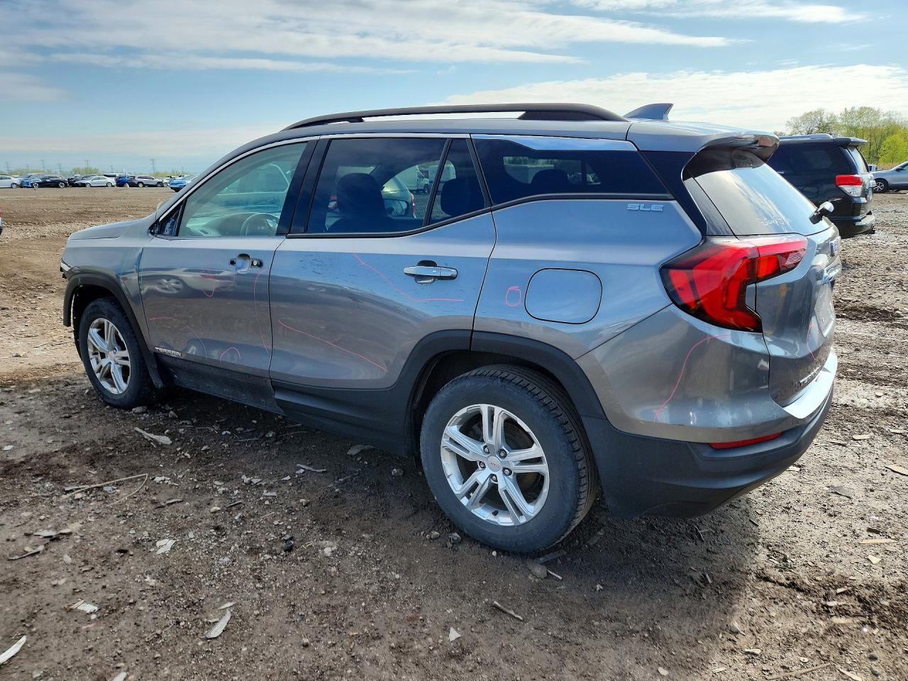 2018 GMC TERRAIN SLE photo 2
