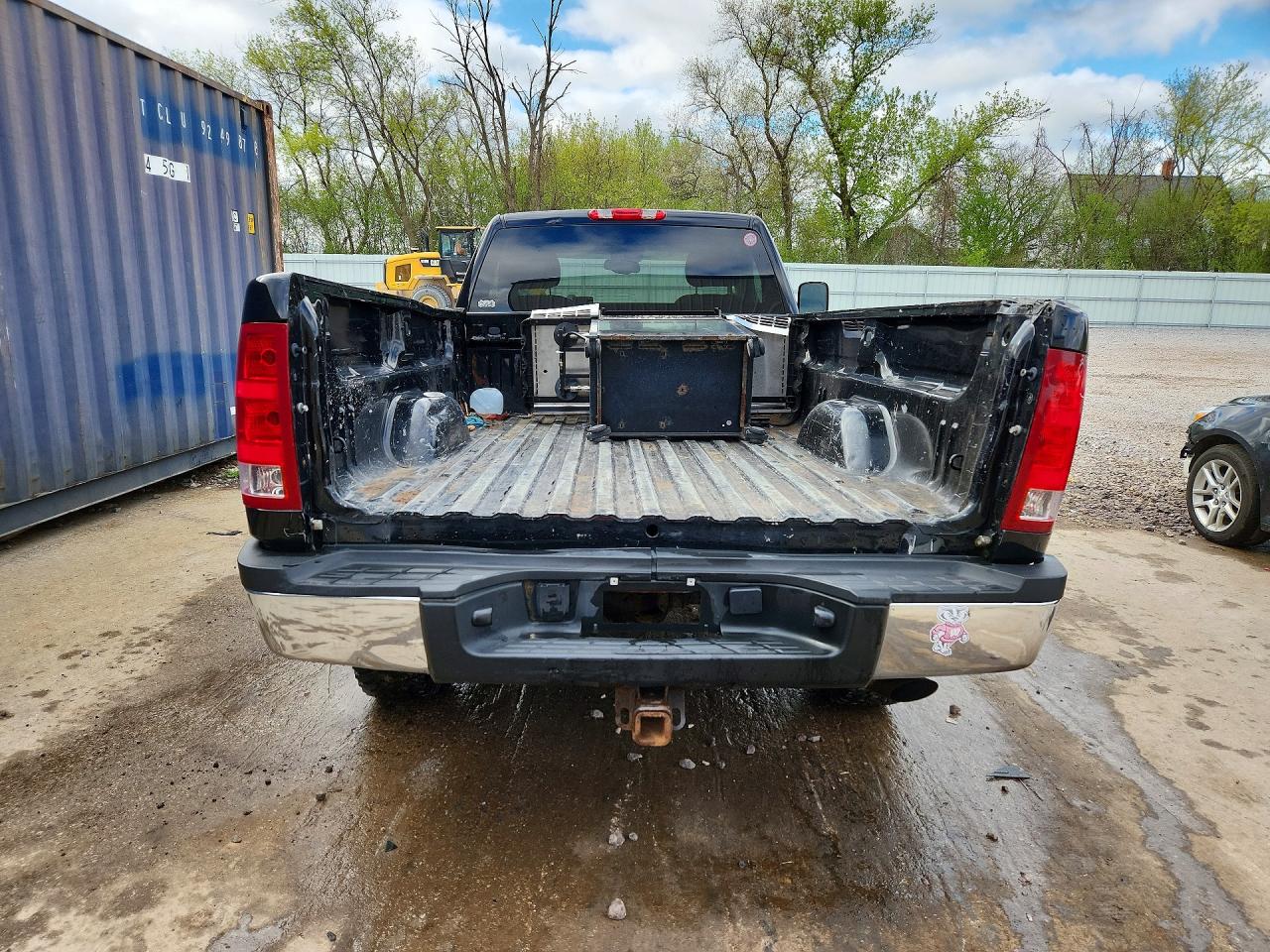 2010 GMC SIERRA K2500 SLE photo 16