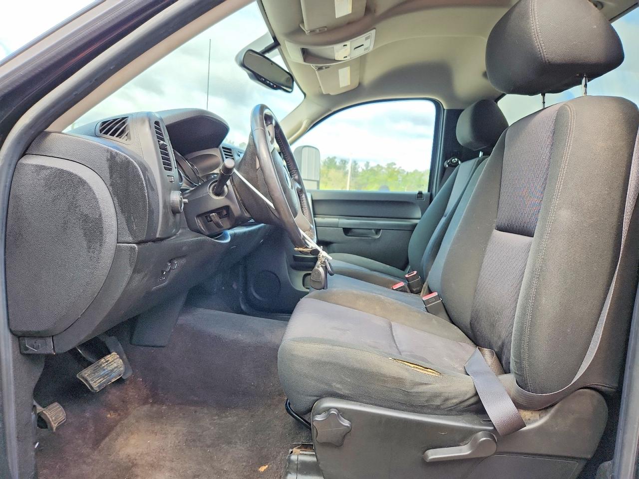 2010 GMC SIERRA K2500 SLE photo 19