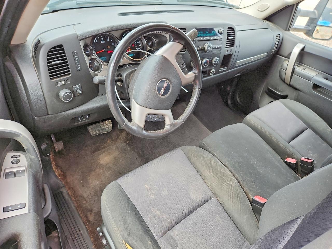 2010 GMC SIERRA K2500 SLE photo 22