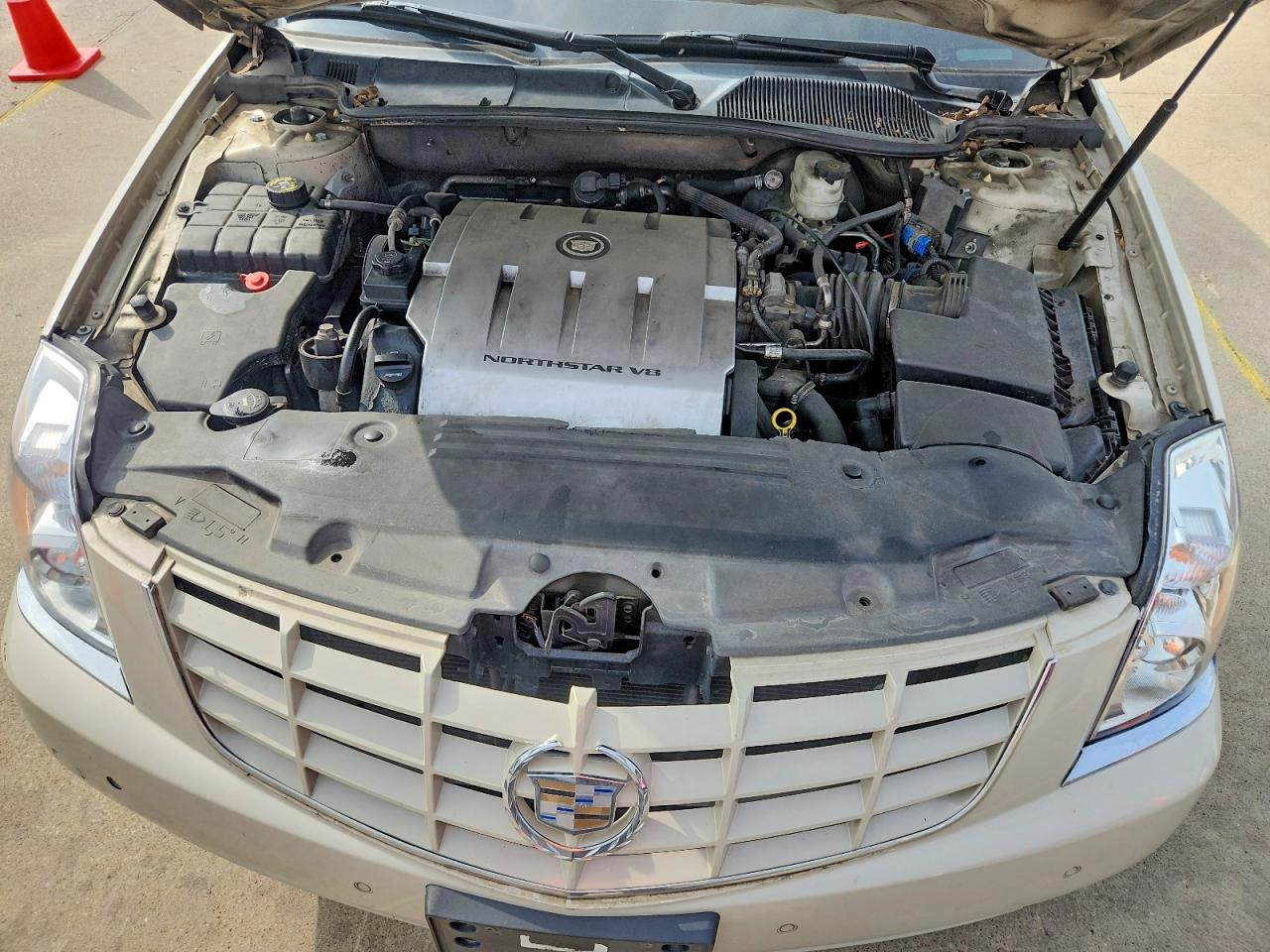 2011 CADILLAC DTS PREMIUM COLLECTION photo 31