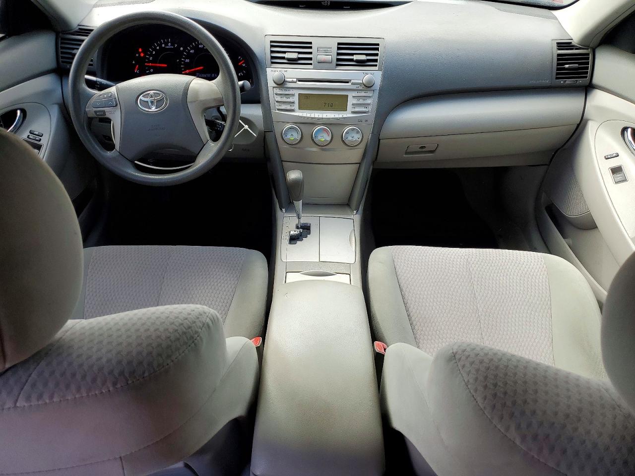 2010 TOYOTA CAMRY LE photo 15