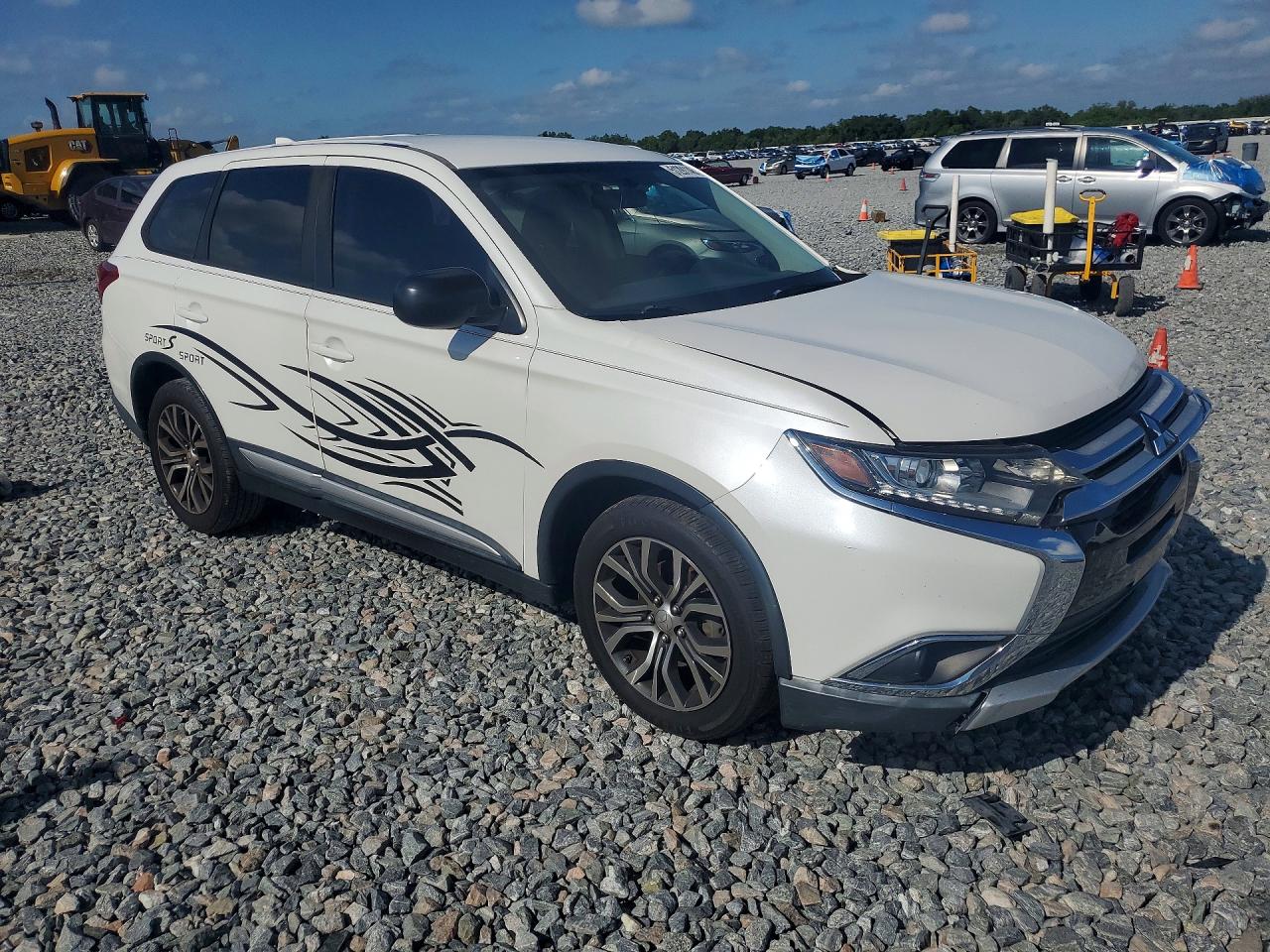 2017 MITSUBISHI OUTLANDER ES photo 10
