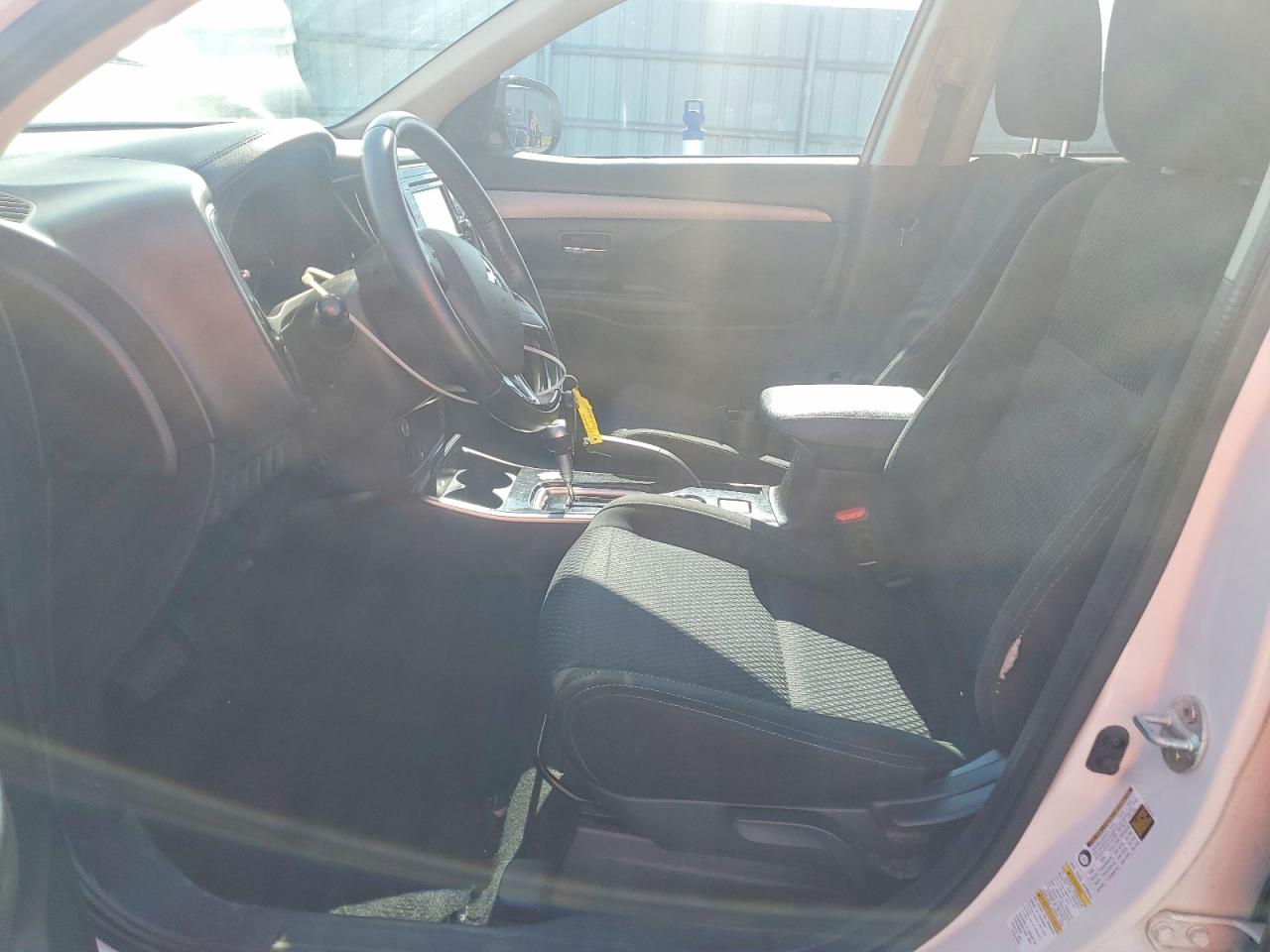 2017 MITSUBISHI OUTLANDER ES photo 19