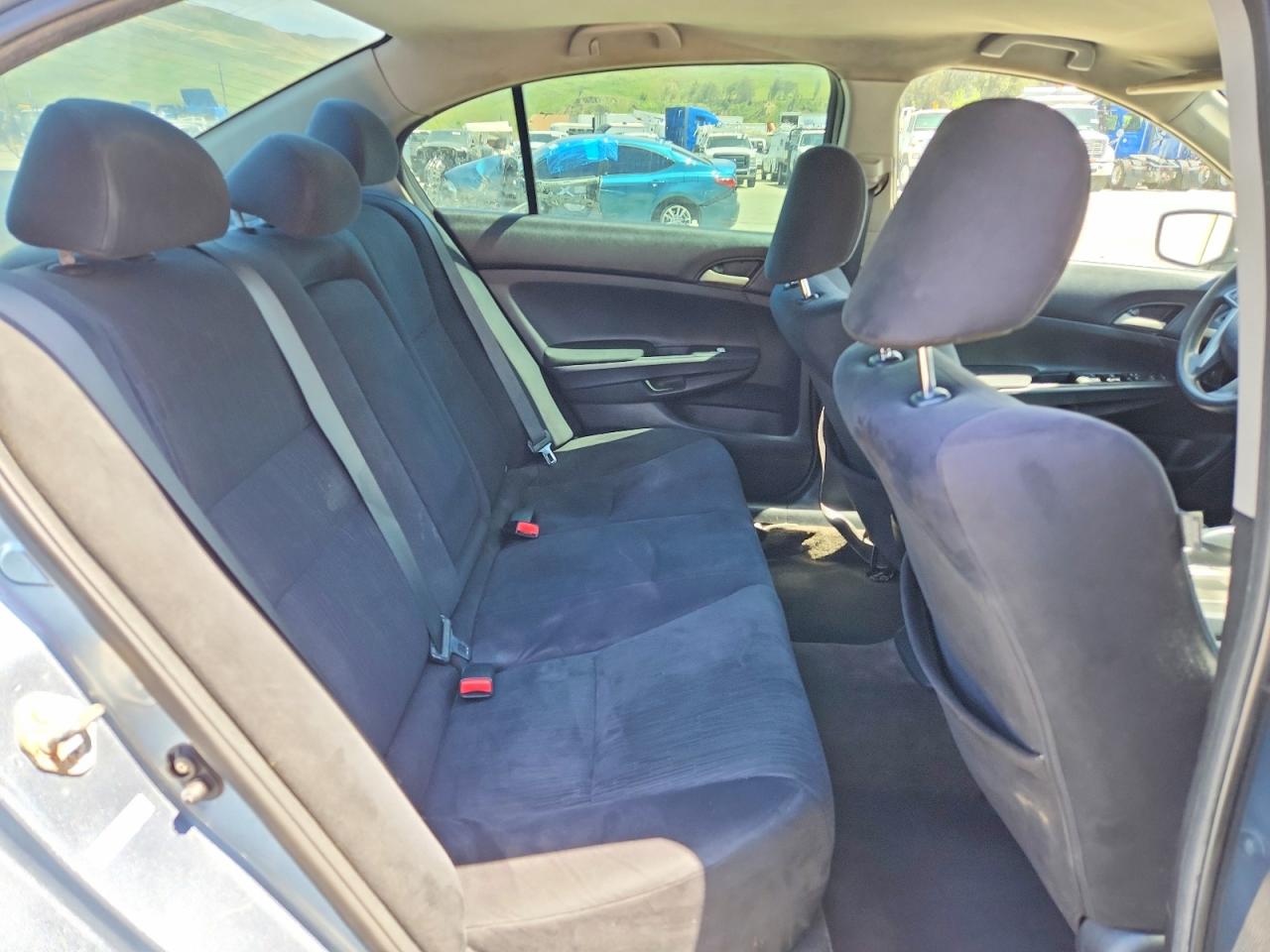2011 HONDA ACCORD LXP photo 10