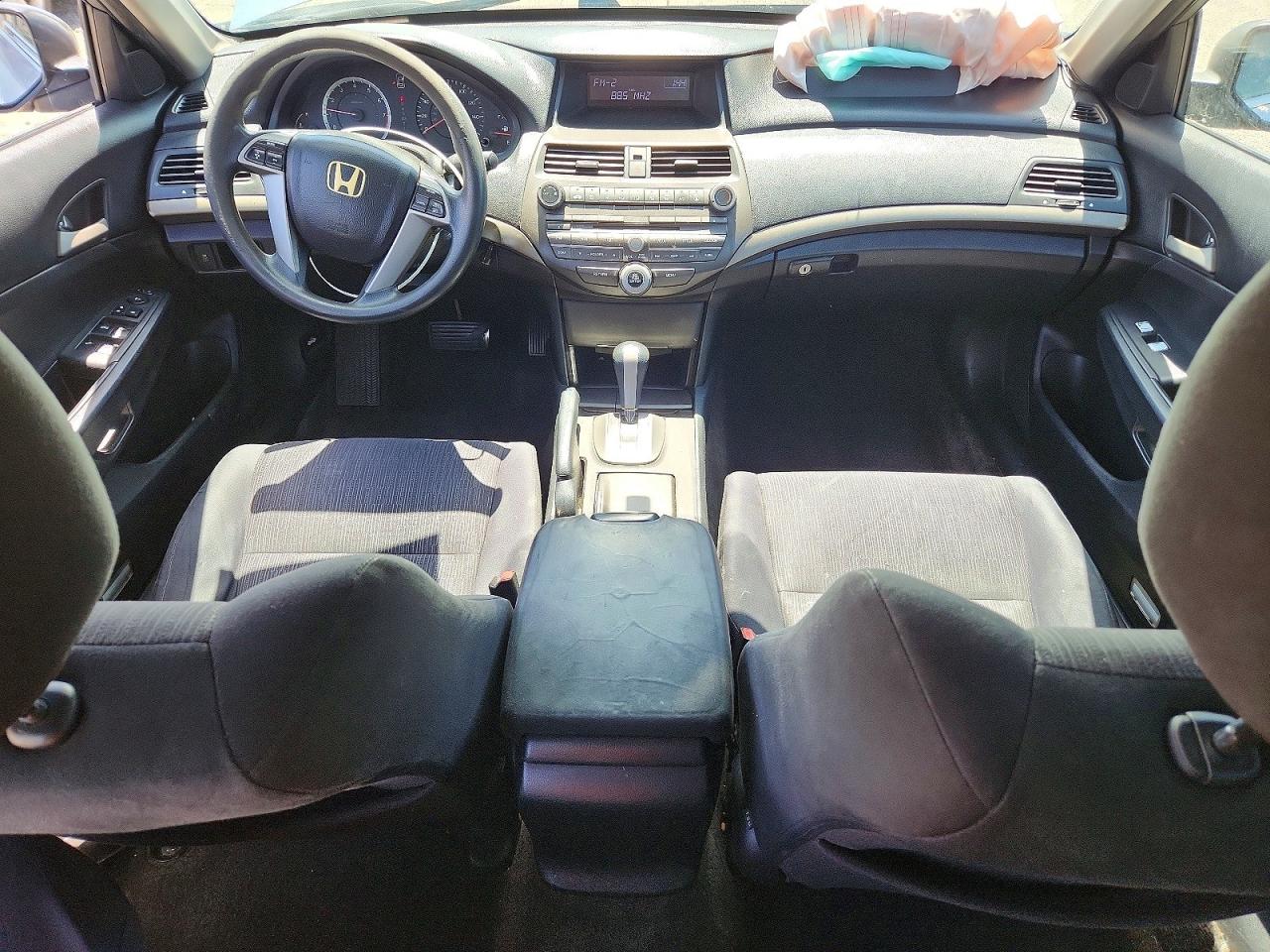 2011 HONDA ACCORD LXP photo 8
