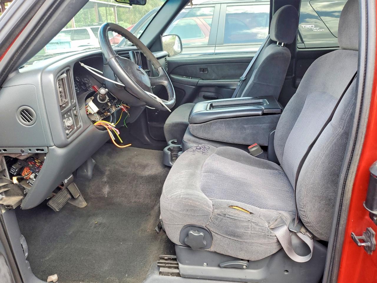 2002 CHEVROLET SILVERADO C1500 photo 13