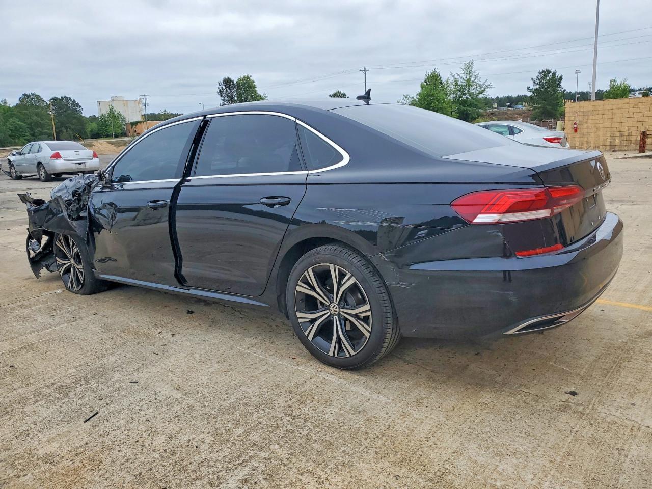 2021 VOLKSWAGEN PASSAT SE photo 3