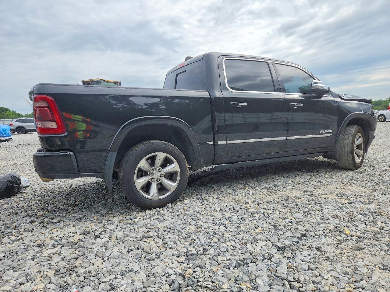 2019 RAM 1500 LIMITED photo 5