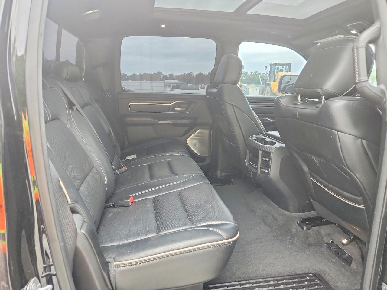 2019 RAM 1500 LIMITED photo 19