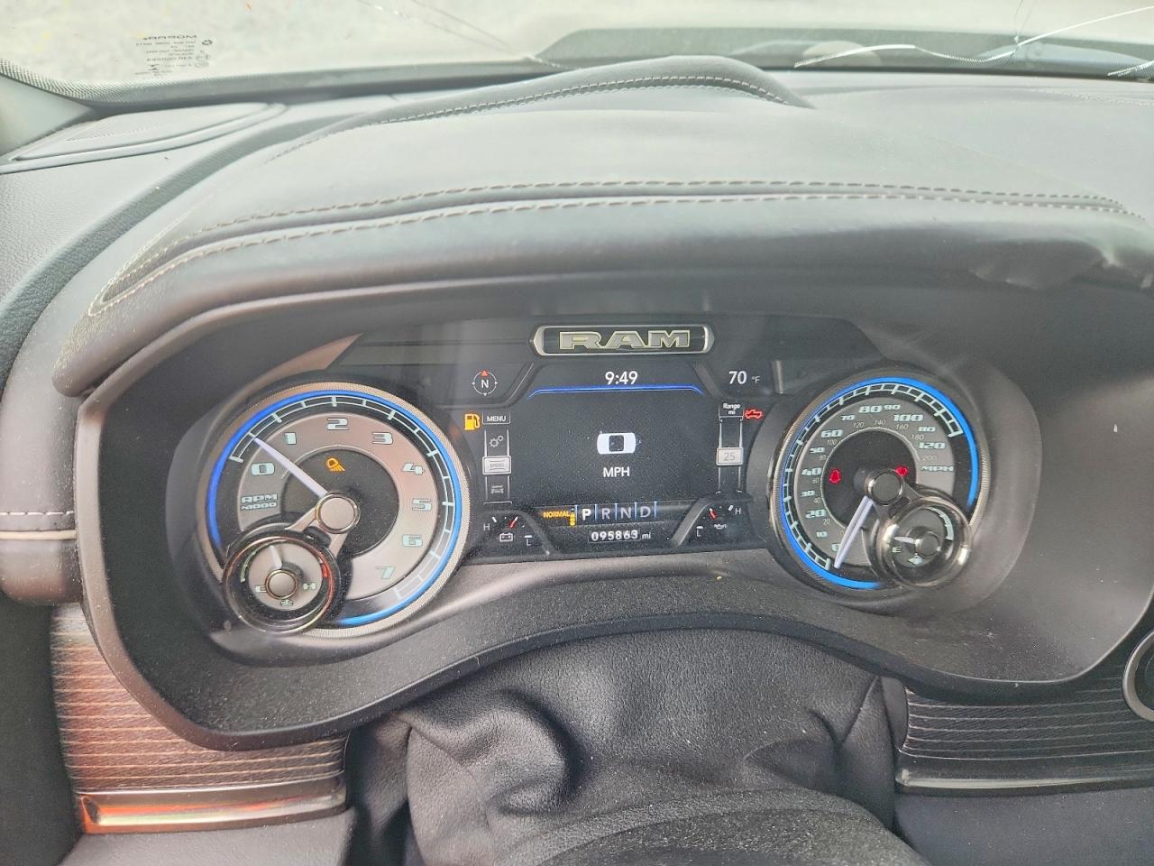 2019 RAM 1500 LIMITED photo 17