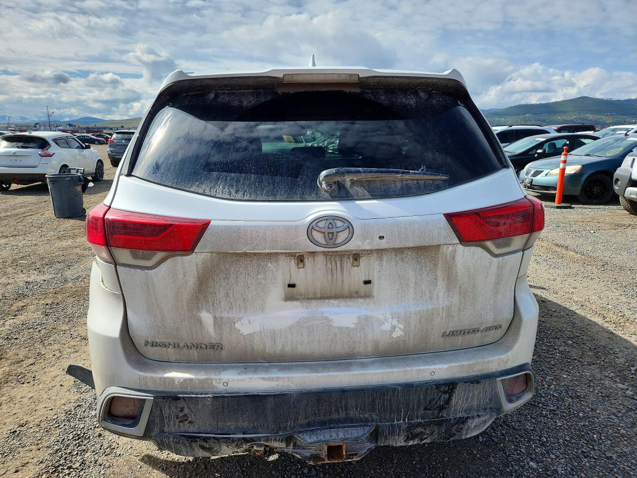 2017 TOYOTA HIGHLANDER LIMITED PLATINUM photo 11