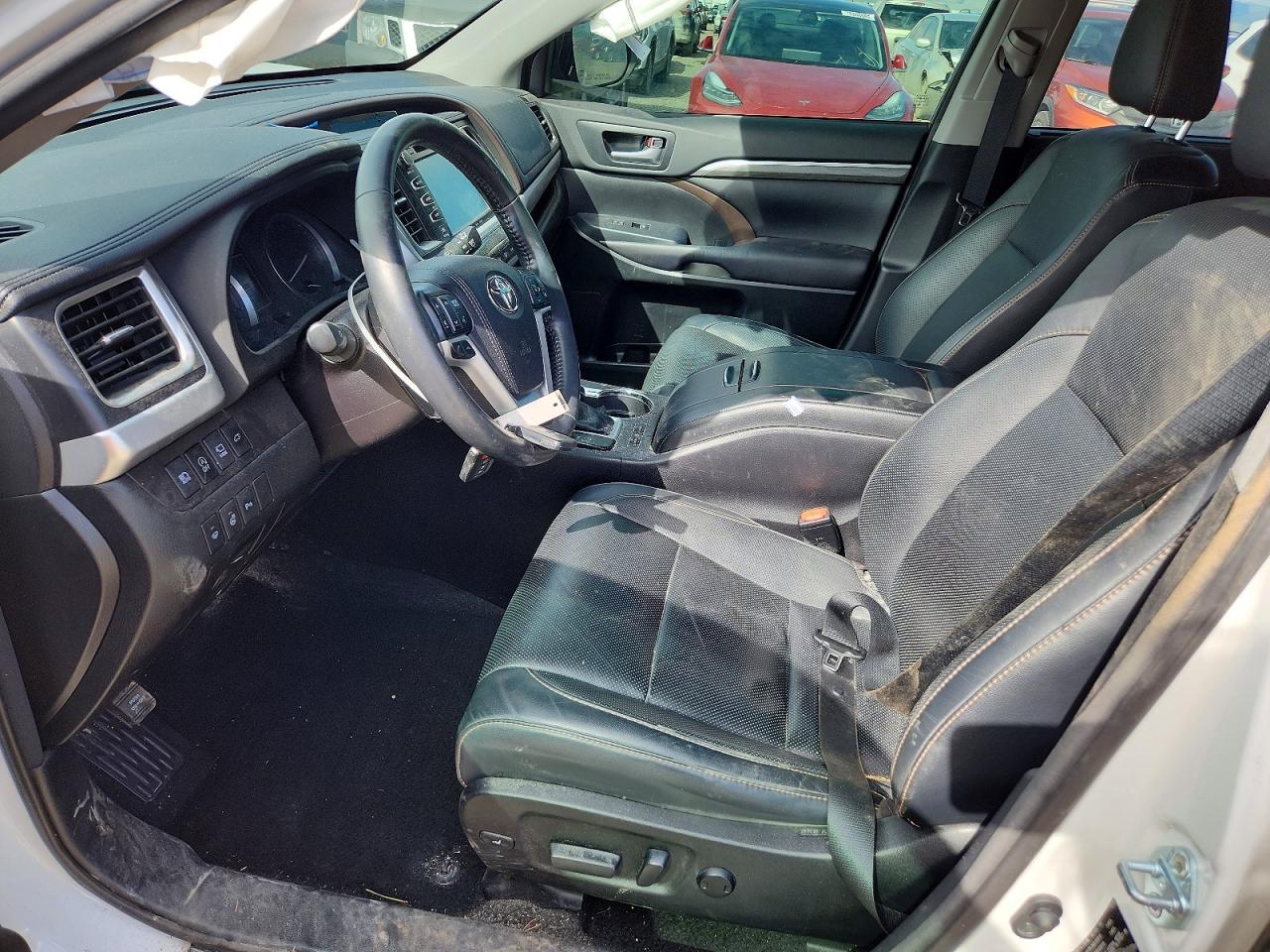 2017 TOYOTA HIGHLANDER LIMITED PLATINUM photo 13