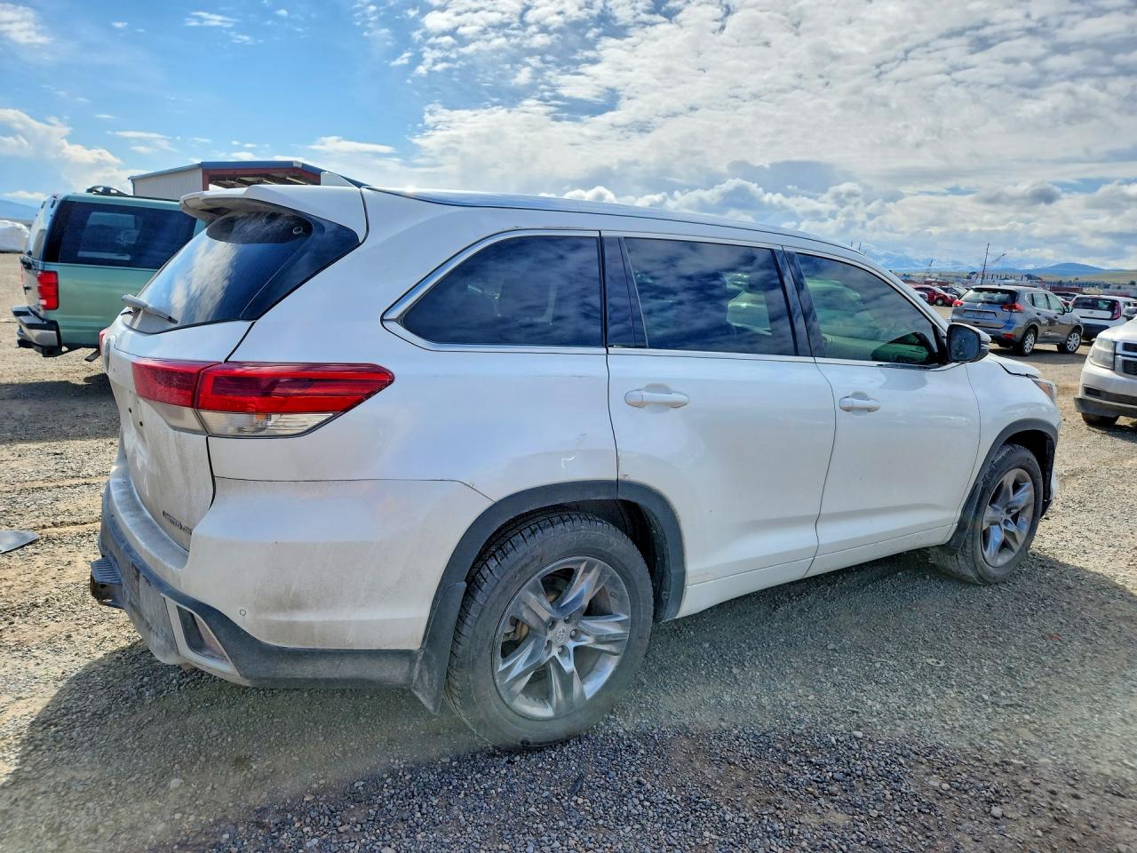 2017 TOYOTA HIGHLANDER LIMITED PLATINUM photo 5