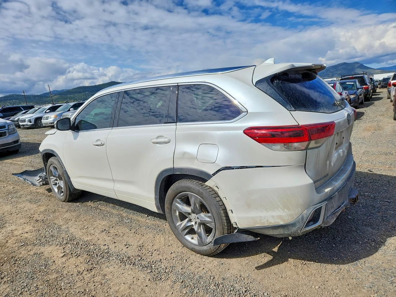 2017 TOYOTA HIGHLANDER LIMITED PLATINUM photo 3