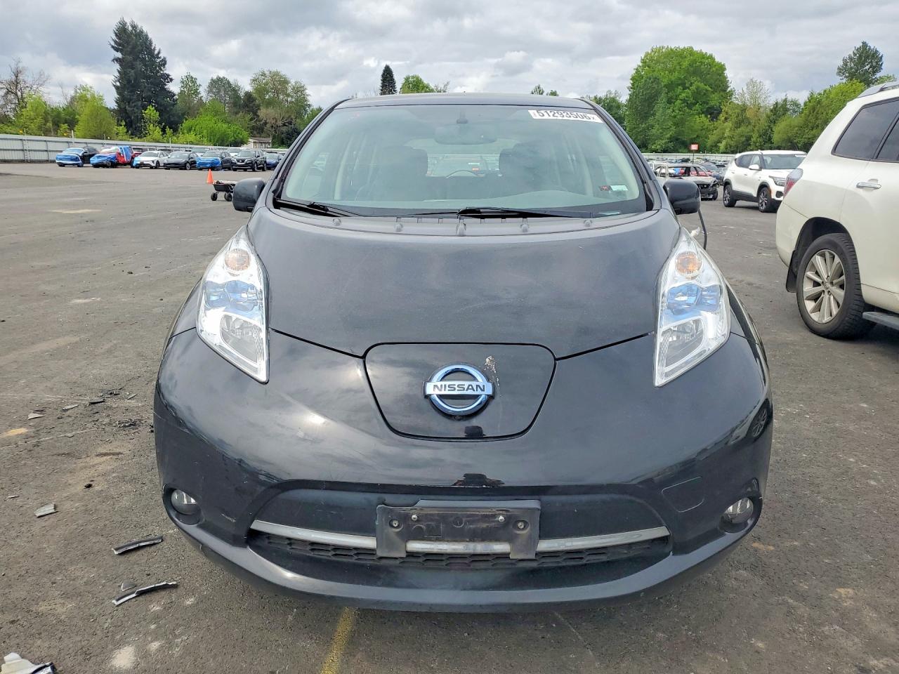 2015 NISSAN LEAF S photo 9