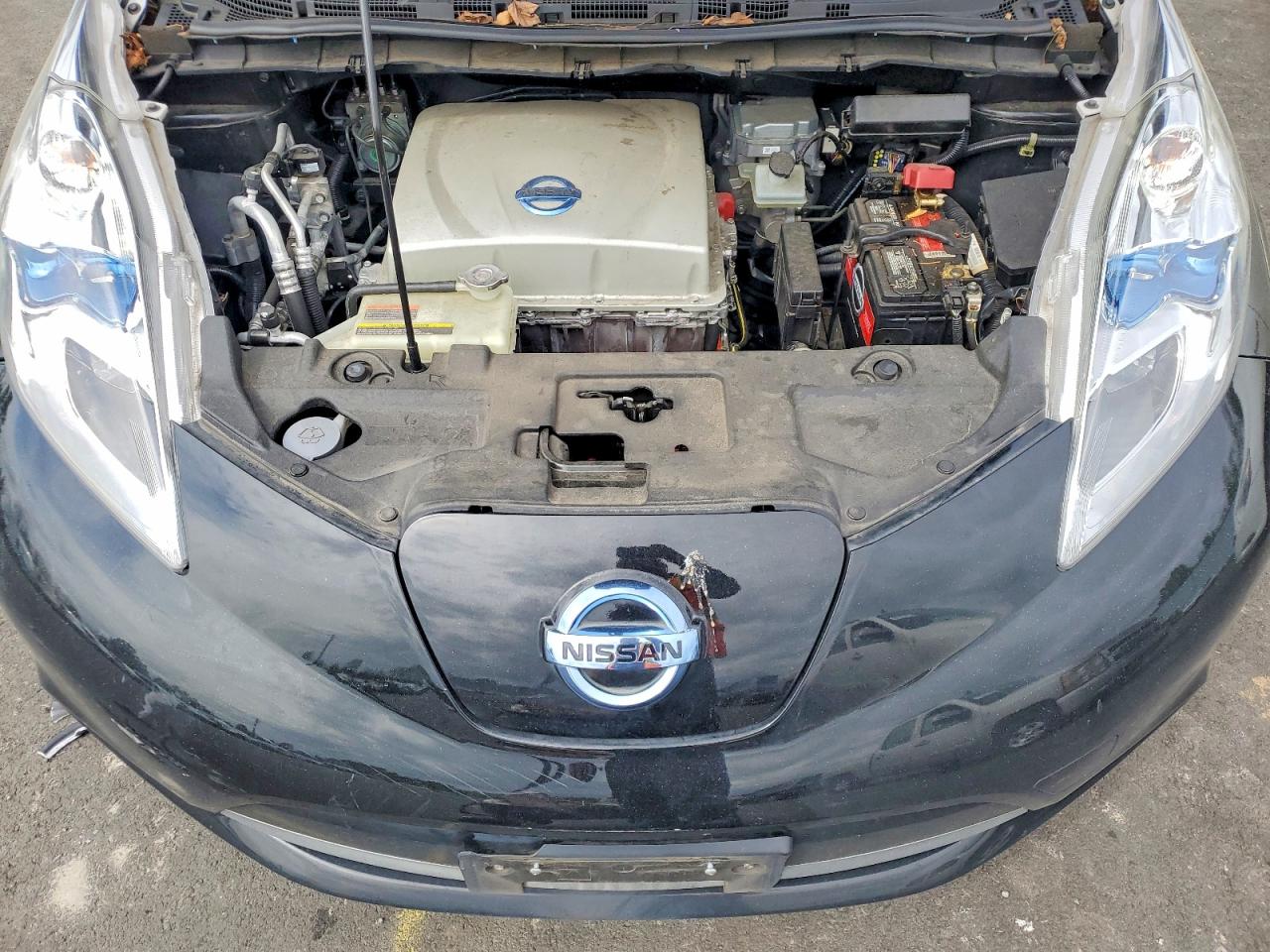 2015 NISSAN LEAF S photo 21