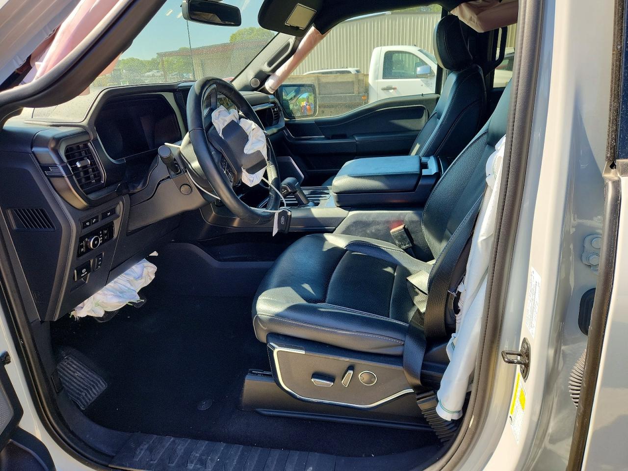 2024 FORD F150 LARIAT photo 7