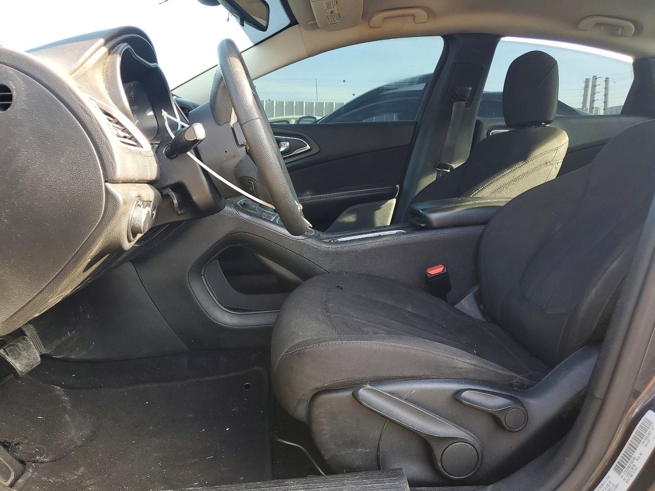 2015 CHRYSLER 200 LIMITED photo 19