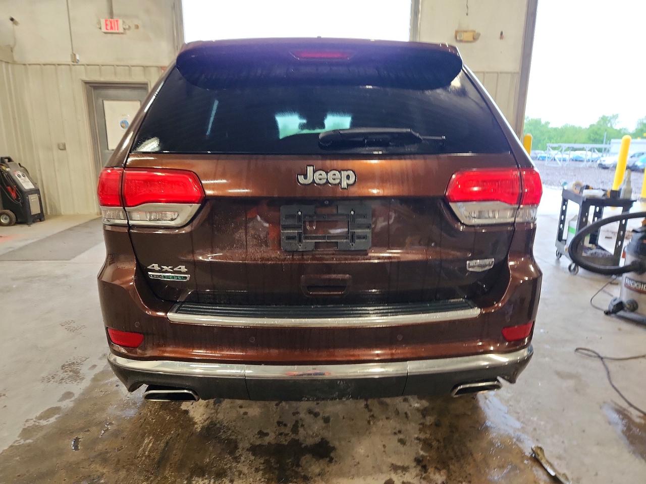 2015 JEEP GRAND CHEROKEE SUMMIT photo 11