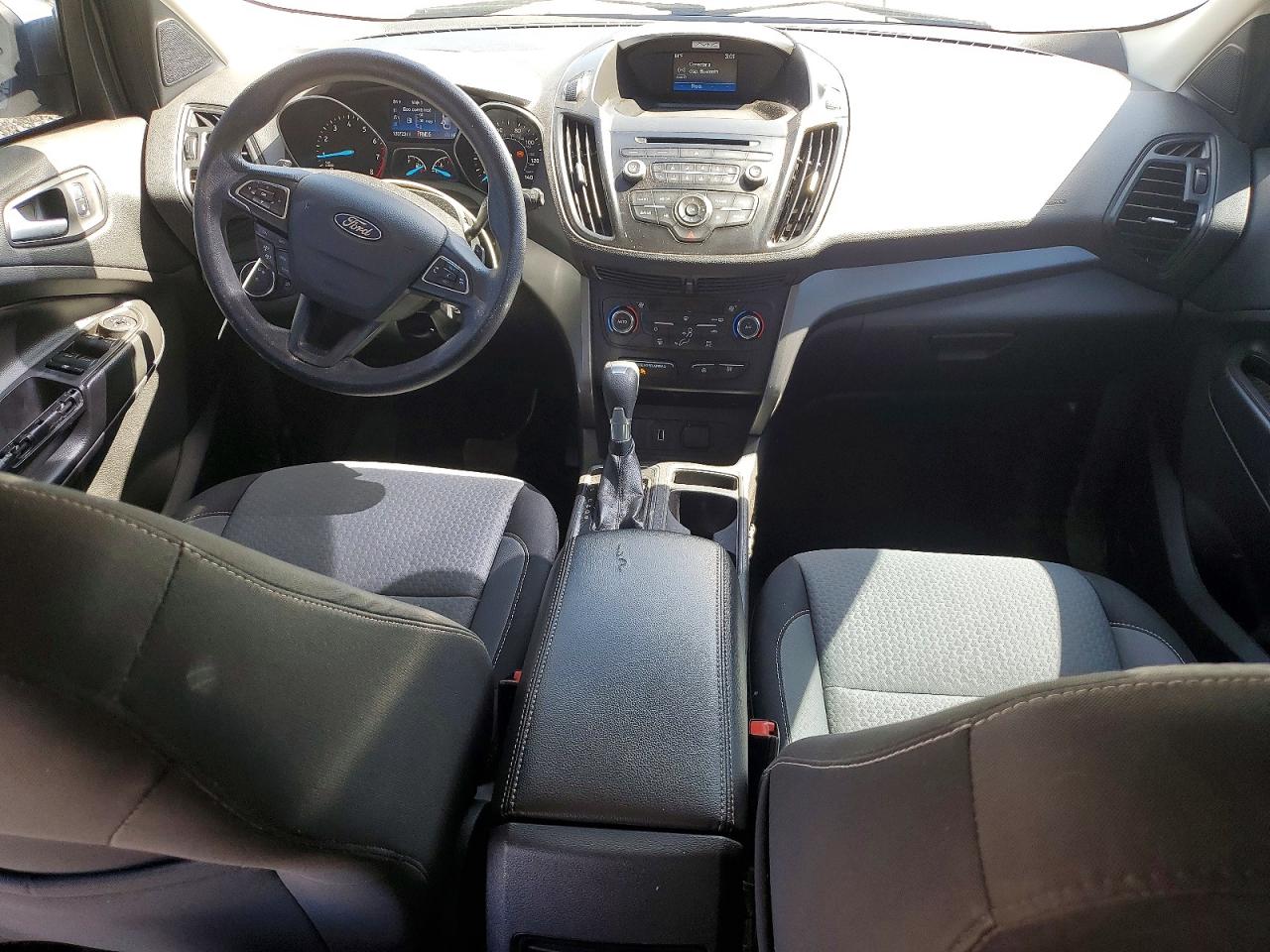 2017 FORD ESCAPE SE photo 8