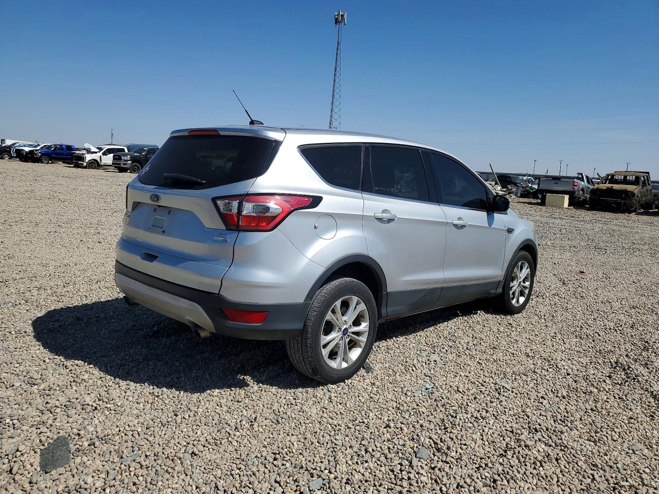 2017 FORD ESCAPE SE photo 3
