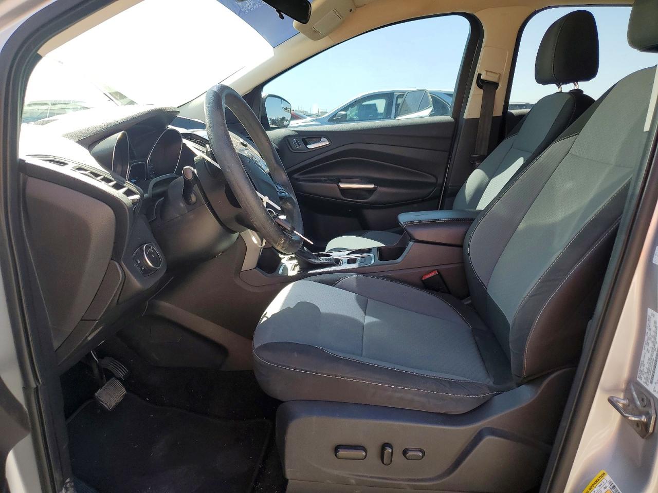 2017 FORD ESCAPE SE photo 7