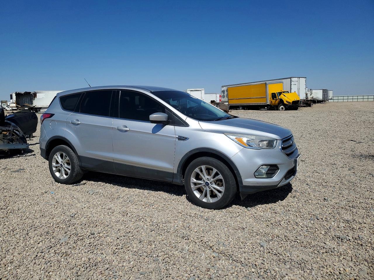 2017 FORD ESCAPE SE photo 4
